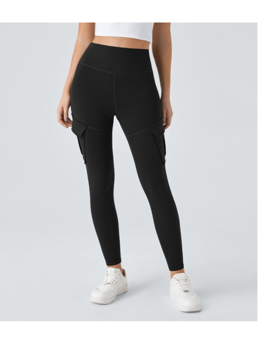 Halara DayStretch High Waisted Butt Scrunch Cargo Leggings in Black Medium